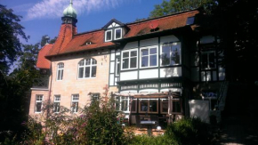 Отель Ferienwohnung Schloß am Schloßberg  Бад-Берка